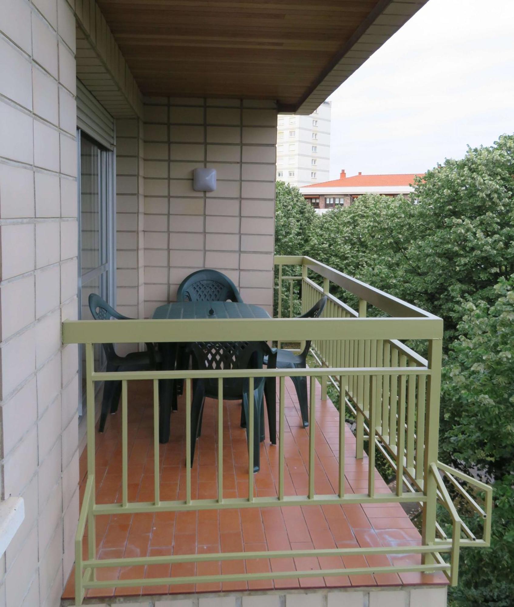 サラウツEgona-Zin5 Vivienda Cerca De La Playa, Con Garajeアパートメント エクステリア 写真