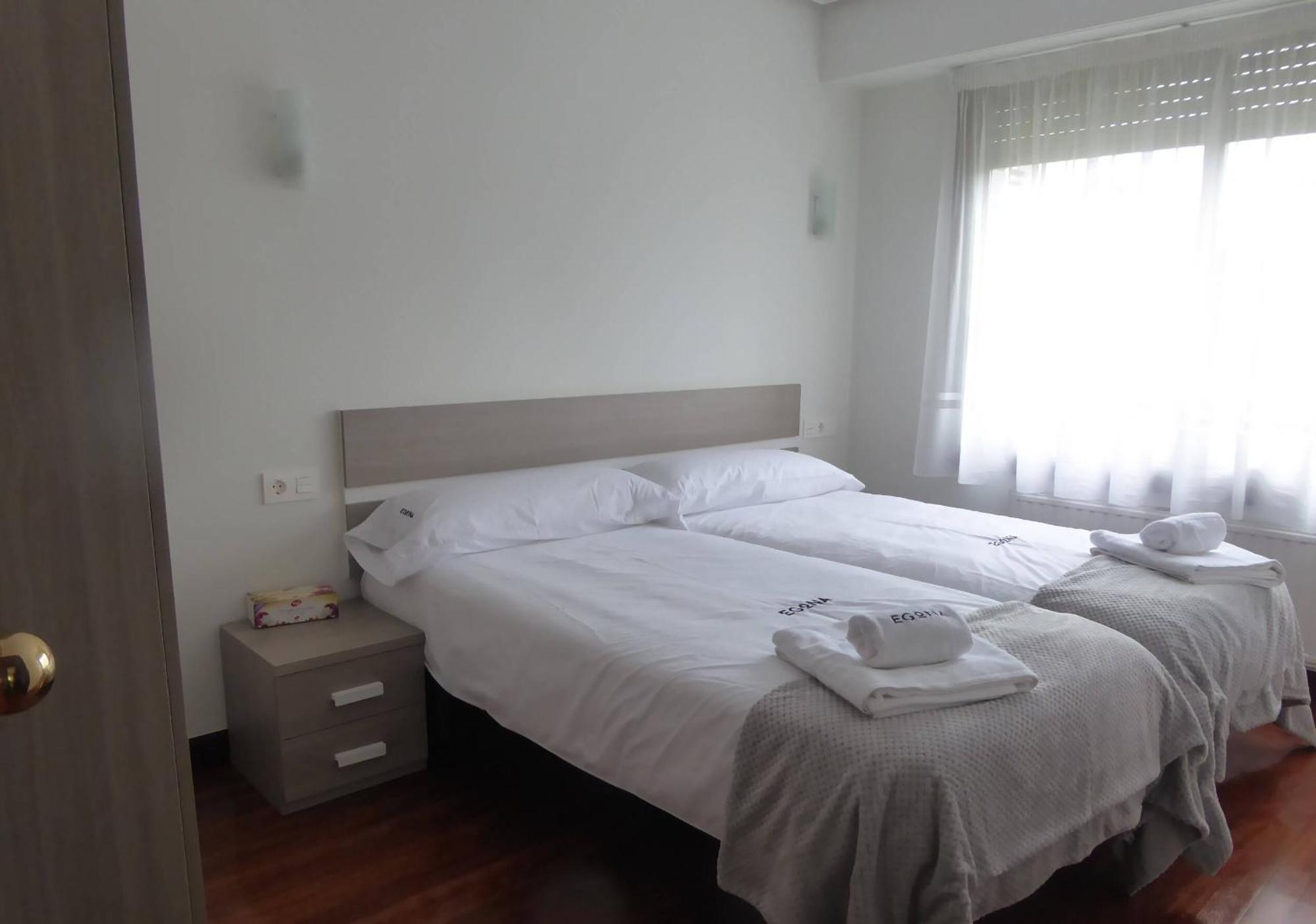 サラウツEgona-Zin5 Vivienda Cerca De La Playa, Con Garajeアパートメント エクステリア 写真